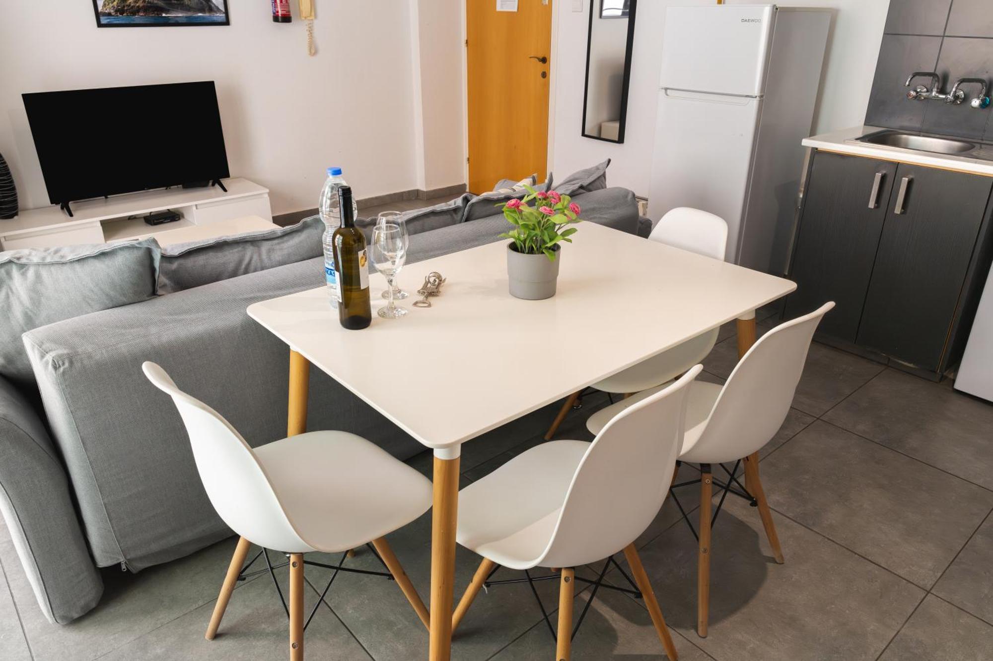 Kave Blue Mackenzie 1 Bdr Flat With Pool Apartman Lárnaka Kültér fotó