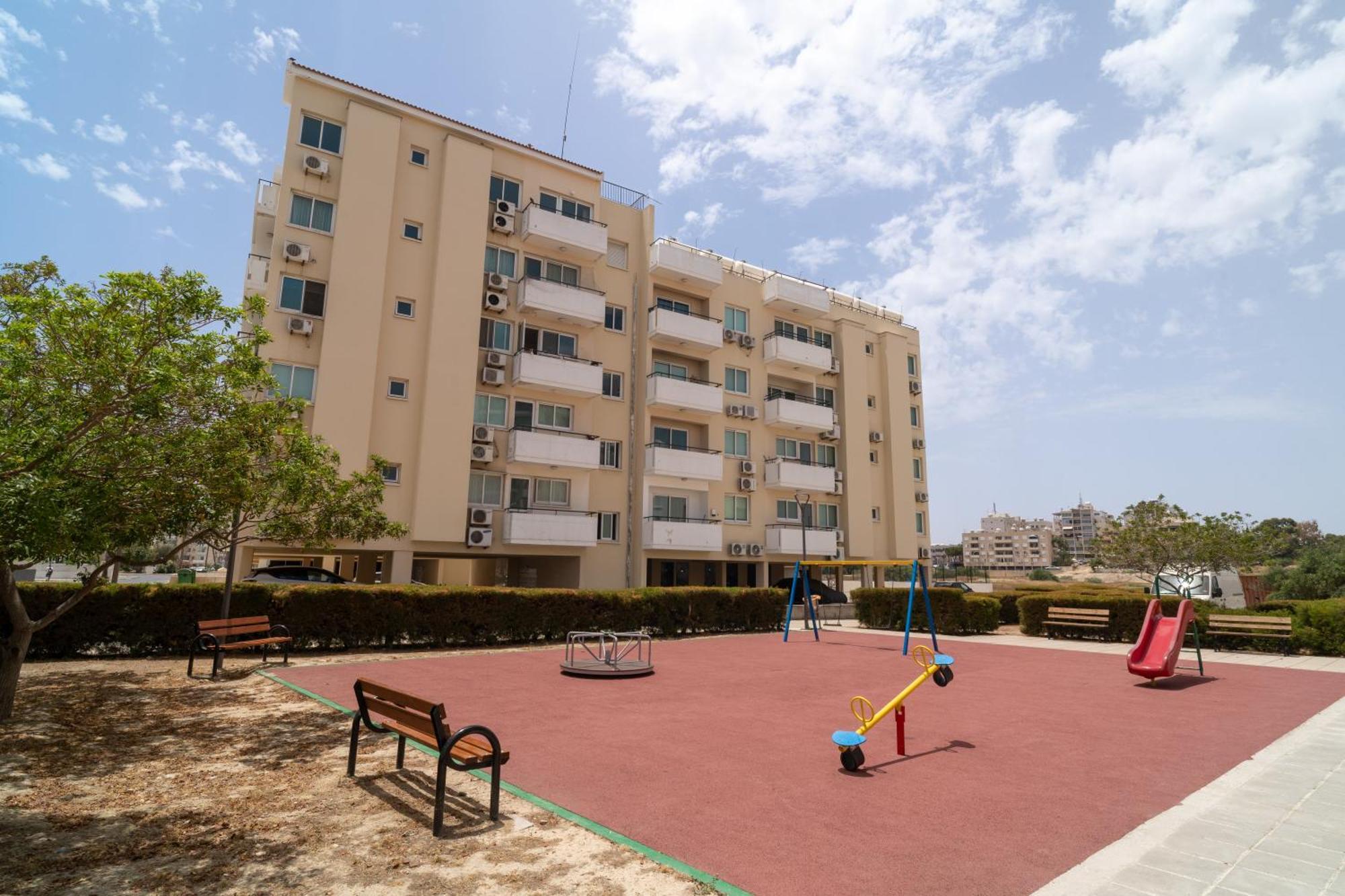 Kave Blue Mackenzie 1 Bdr Flat With Pool Apartman Lárnaka Kültér fotó