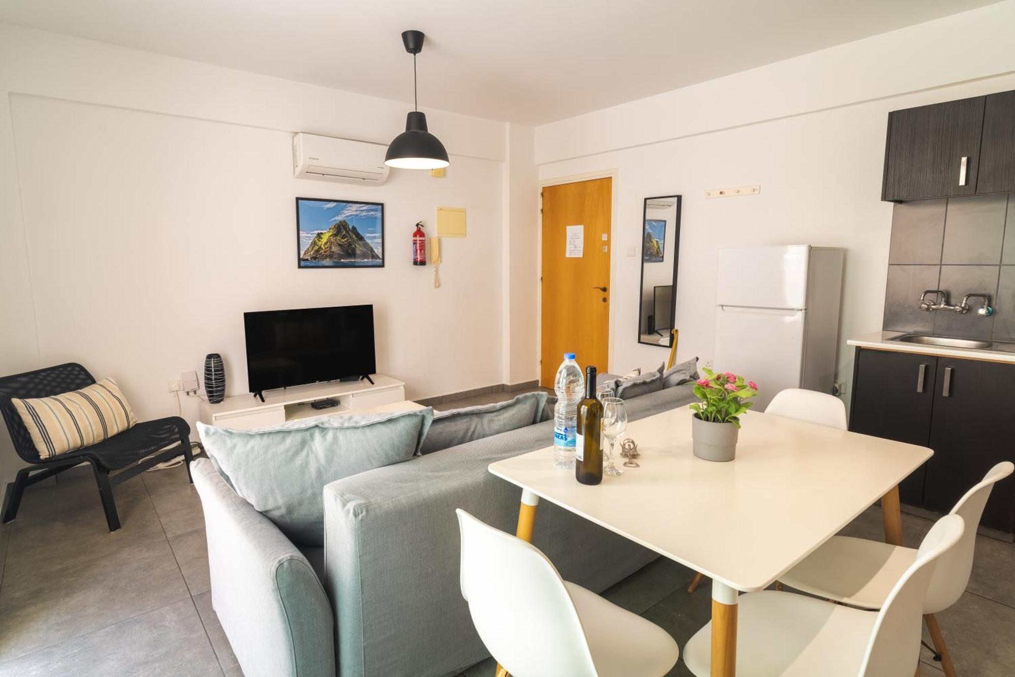 Kave Blue Mackenzie 1 Bdr Flat With Pool Apartman Lárnaka Kültér fotó