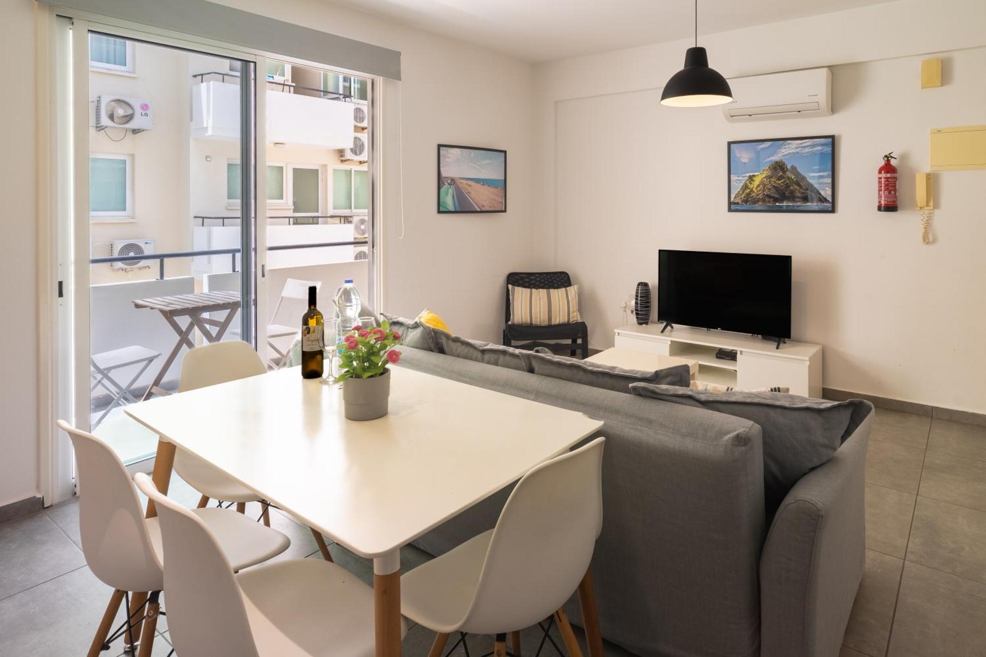 Kave Blue Mackenzie 1 Bdr Flat With Pool Apartman Lárnaka Kültér fotó
